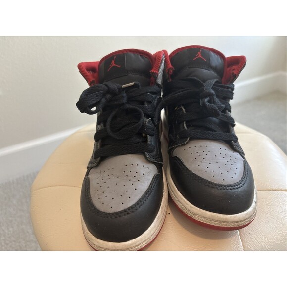 Air Jordan 1 Retro Mid “BRED SHADOW” Size 1.5 Youth  Black Red  Gray Kids - Picture 4 of 5